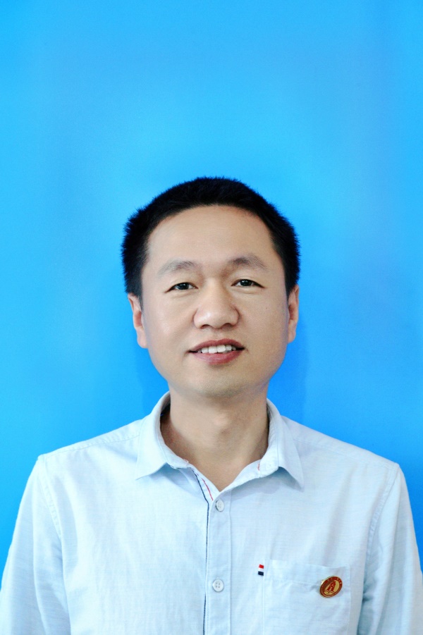 C:\Users\Lcs_qq\Desktop\呃呃呃.jpg